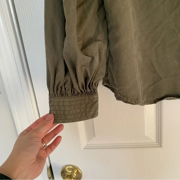 Calvin Klein Army Green Pop Over Blouse Size Large - Picture 4 of 9